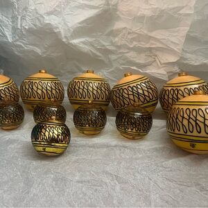 Elegant Gold and Black Decorative Orbs